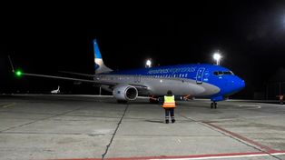 Puro cuento: desmienten que un ovni haya acompañado a un avión de Aerolíneas en Río Grande
