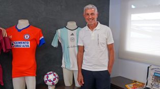Ricardo Giusti en su lugar de trabajo, la empresa de representación de jugadores que comanda junto a Daniel Sperandío.