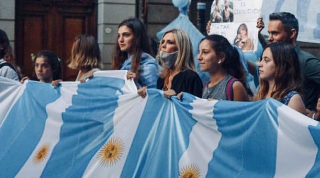 Apoyo. La periodista estuvo acompañando a los que no querían que se legalizara el aborto.&nbsp;