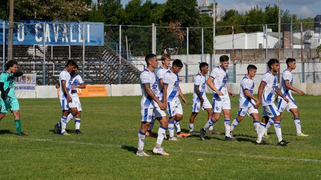 Los jugadores salaítos no tuvieron una buena tarde en Ensenada y cayeron con Cambaceres. Argentino no pudo quedar puntero.