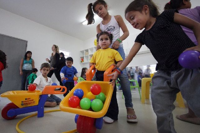 Corral lleva a Colombia la experiencia de los jardines municipales