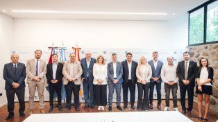 Rosario somos todos: fuerte apoyo de intendentes de todo el país reunidos en Córdoba
