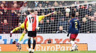 El Ajax de Rulli iguala en el clásico ante el Feyenoord