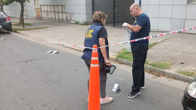 Personal de la AIC trabaja en el Distrito Municipal Sudoeste, de Francia y Acevedo, donde sucedió la balacera. 