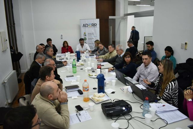 Autoridades locales y provinciales se reunieron con directivos de la Agencia de Desarrollo Regional Rosario.