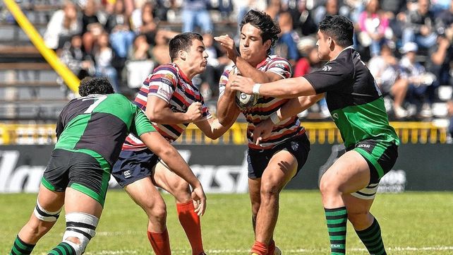 Valentín Fernández se ha consolidado como inside en el plantel de Santa Fe Rugby Club.