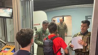 Embarque. Los estudiantes abordaron un vuelo desde Tel Aviv hacia Roma para luego viajar desde la capital italiana hacia la Argentina.