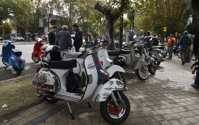 Los fanáticos celebraron  en Rosario los 70 años de la legendaria Vespa