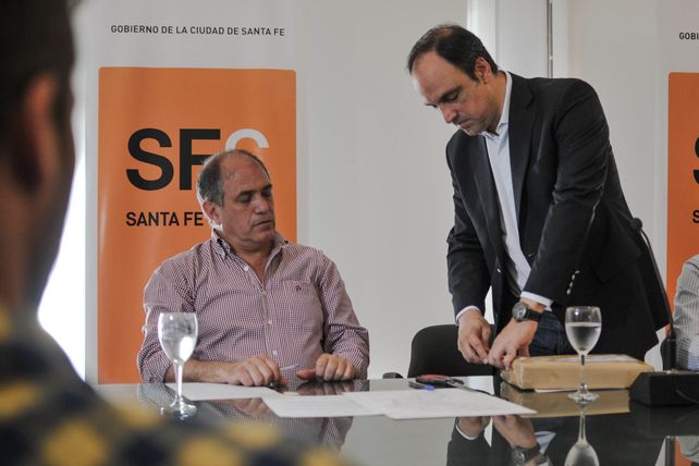 Plan de Reconstrucción: Seis ofertas para reparar pavimentos de hormigón y de concreto asfáltico Plan de Reconstrucción: Seis ofertas para reparar pavimentos de hormigón y de concreto asfáltico
