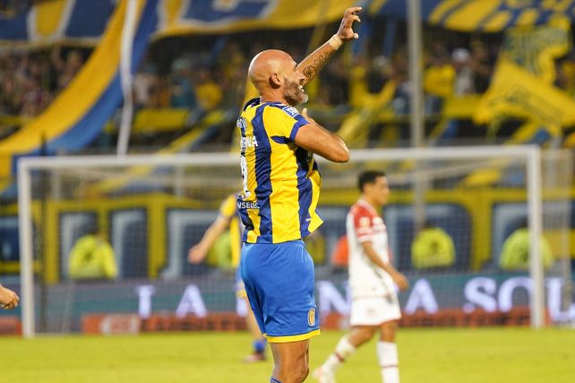 Carlos Quintana se transformó en un referente de Central. Regresa tras varios meses de ausencia por una fractura de tobillo.