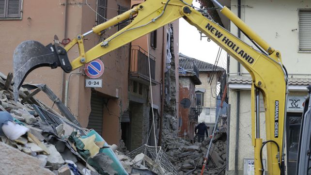 Ascienden a 120 los muertos por el devastador terremoto en el centro de Italia