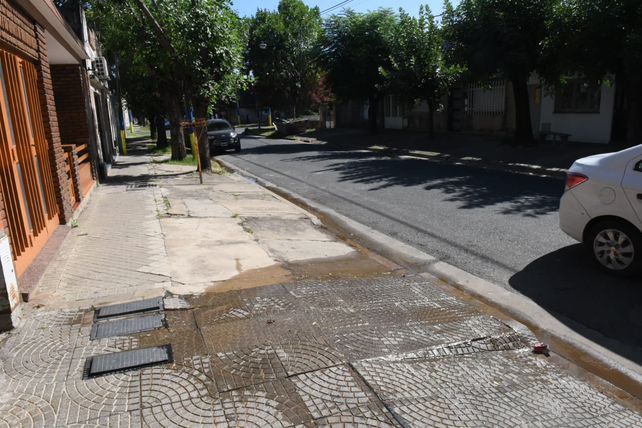 Denuncian que en una noche se robaron 20 medidores de agua en barrio Belgrano