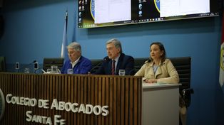 Walter Arrighi (primero desde la izquierda) participó del debate sobre la reforma previsional de Santa Fe.&nbsp;