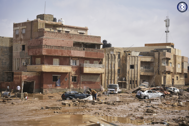 Las calles devastadas por el alud de barro que inundó a la ciudad de Derna. Habría miles de muertos y desaparecidos.