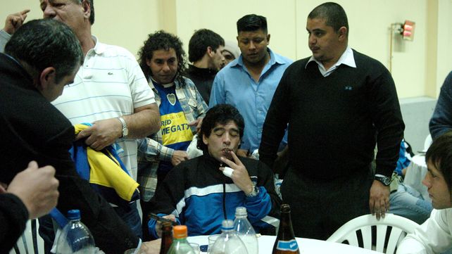 Diego compartiendo un asado en el sindicato de la carne el 20 de Mayo de 2006