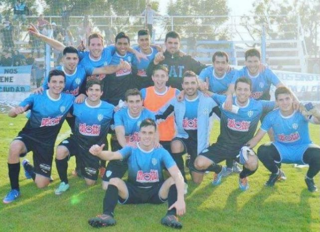 Postal de alegría. Trebolense logró el gol de la clasificación a segundos del final.&nbsp;