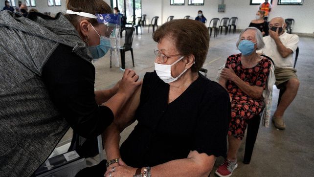 En la ex Rural prosigue la vacuna a los adultos mayores.&nbsp;