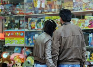 Día del Niño: con el bolsillo ajustado, las familias santafesinas se la rebuscan para festejar con los más chicos