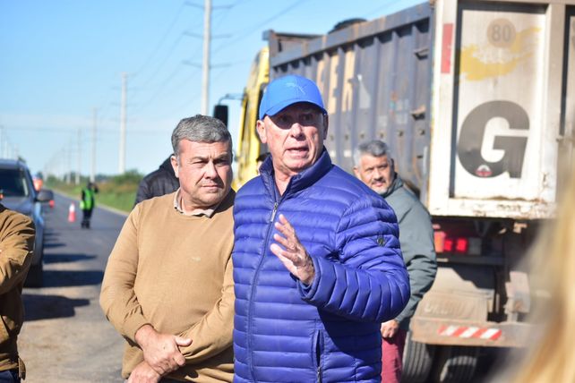 Puerto San Martín inauguró otro tramo pavimentado de calle Héroes de Malvinas, en el límite con Timbúes