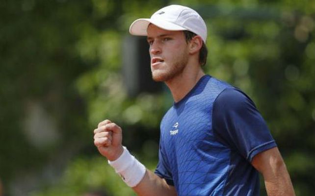 Festejo. Schwartzman celebra un punto en la victoria frente a Giraldo.