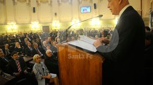 Para Antonio Bonfatti, “las apetencias del neoliberalismo están al acecho”