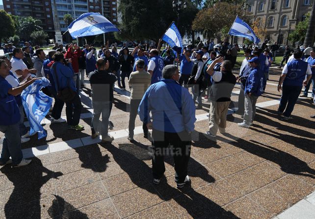 Camioneros llegaron a Santa Fe para reclamar una solución a la crisis de la lechería