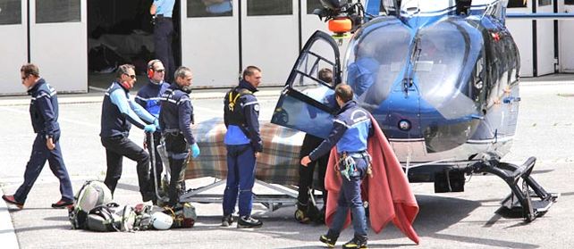 Las víctimas fatales fueron trasladas en helicópteros.