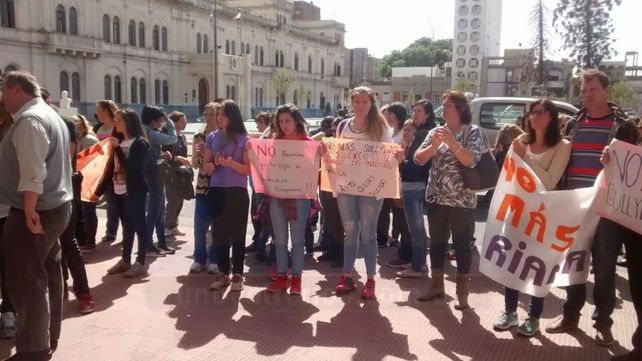 CGE se comprometió a investigar supuesto bullying a la chica de Paso de la Arena