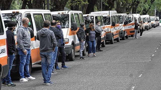 Transportistas escolares aumentarán la cuota un 15% en agosto