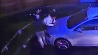 El video del trío sexual filmado  por las cámaras de seguridad de un supermercado