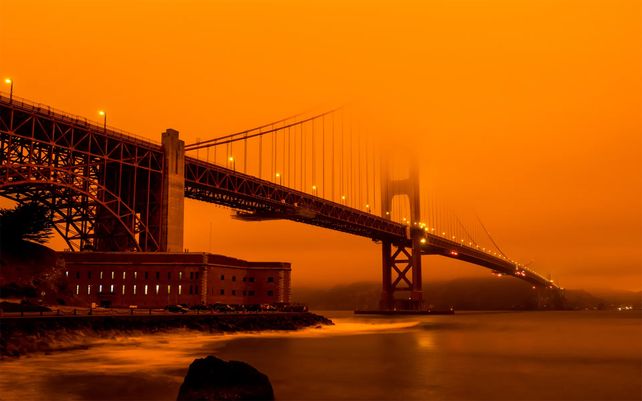 Puente Golden Gate envuelto en humo de incendios forestales
