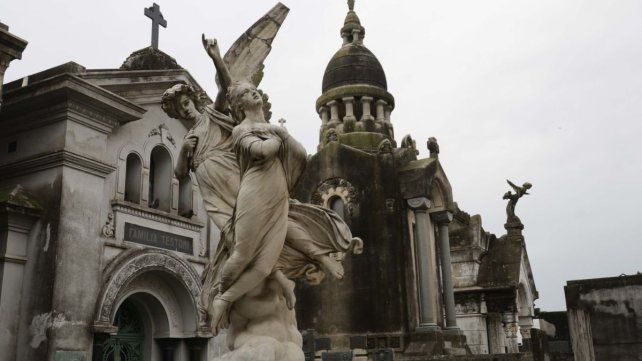 El Cementerio Municipal de Santa Fe muestra su esplendor arquitectónico