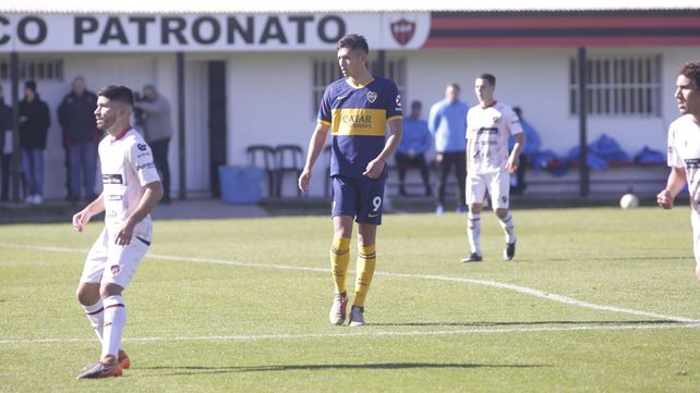 Luis Vázquez con la 9 de Boca en la reserva.&nbsp;
