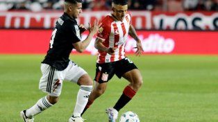 Estudiantes ganó de local en el UNO.