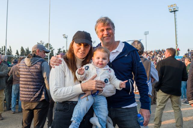 Germana Figueroa Casas, Charles Roberts e India   