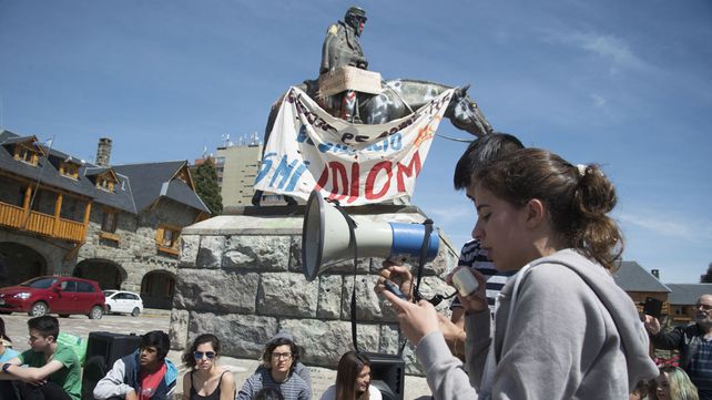 Científicos, estudiantes y docentes marcharon contra el recorte presupuestario