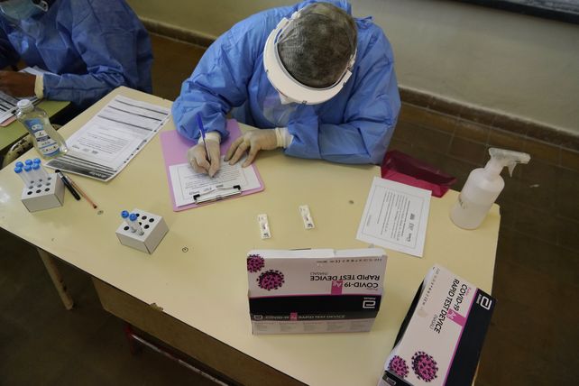 Coronavirus: reportan 19.834 contagios en el país, un 19,5% menos que la semana pasada