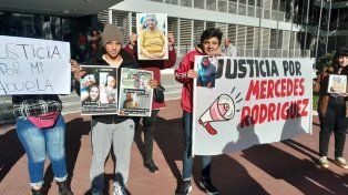 Familiares y vecinos exigieron justicia para Mercedes Rodríguez.