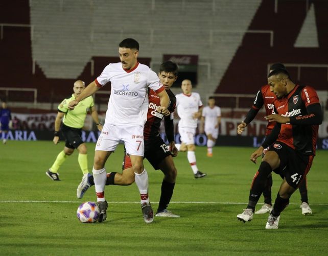 Newells perdió por la mínima con el globo y además sumó lesionados