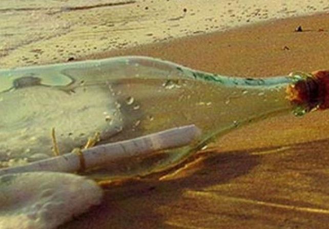 Un mensaje encriptado fue hallado en una botella y buscan científicos que puedan interpretarlo