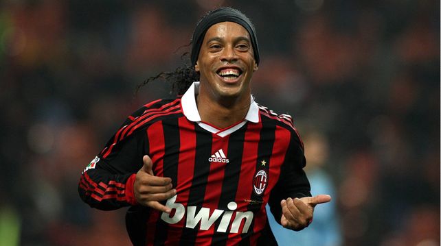 ¿Ronaldinho vuelve a jugar?: el anuncio de un club italiano que sacudió al mundo del fútbol