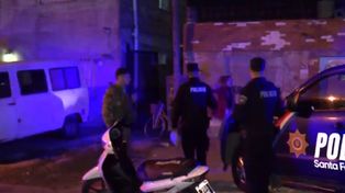 La mujer fue atacada en la zona de calle De La Salle al 7100 en barrio Fisherton. Está internada en el HECA, donde pelea por su vida. (Foto: captura de TV)