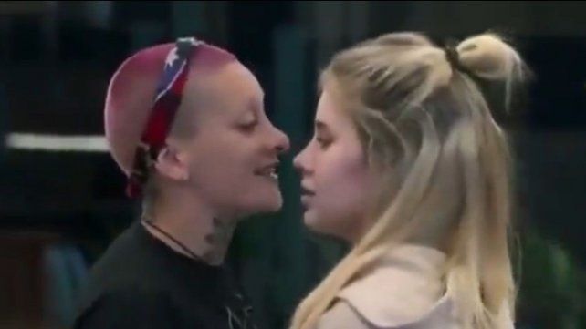 Una violenta discusión entre Coti y Furia casi llega a los golpes pero terminó con un beso