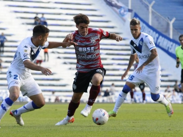 Vélez y Central Córdoba juegan el pendiente de la fecha 19