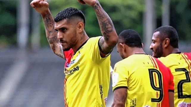 Adrián Balboa llegó a Santa Fe para convertirse en nuevo refuerzo de Unión.