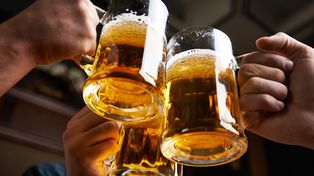 El consumo de cerveza sigue cayendo