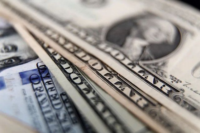 En la última rueda de la semana el dólar oficial cerró a $1.515 para la venta. En la última rueda de la semana el dólar oficial cerró a $1.515 para la venta.