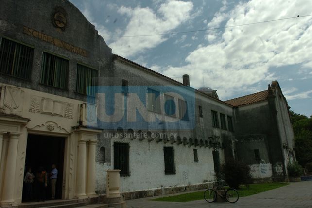 Le robaron a una maestra el bolso en una reunión de padres