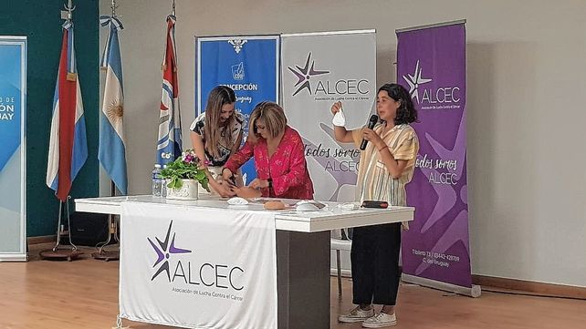 Propuesta. La diseñadora Daniela Aguirre explicó el paso a paso para realizar una prótesis mamaria externa