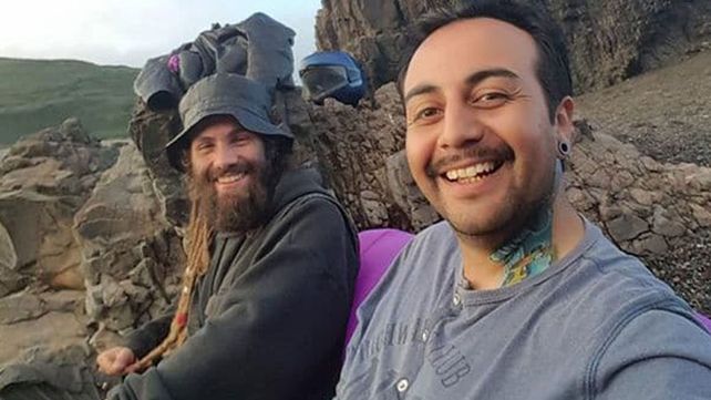 Se conocieron nuevas fotos de Santiago Maldonado antes de su desaparición